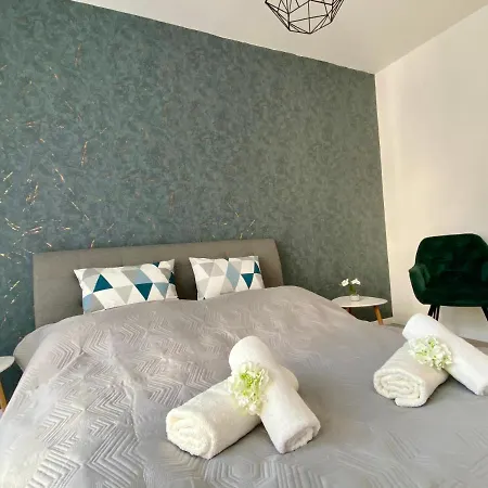 Apartment Mala Praha 日利纳 外观 照片